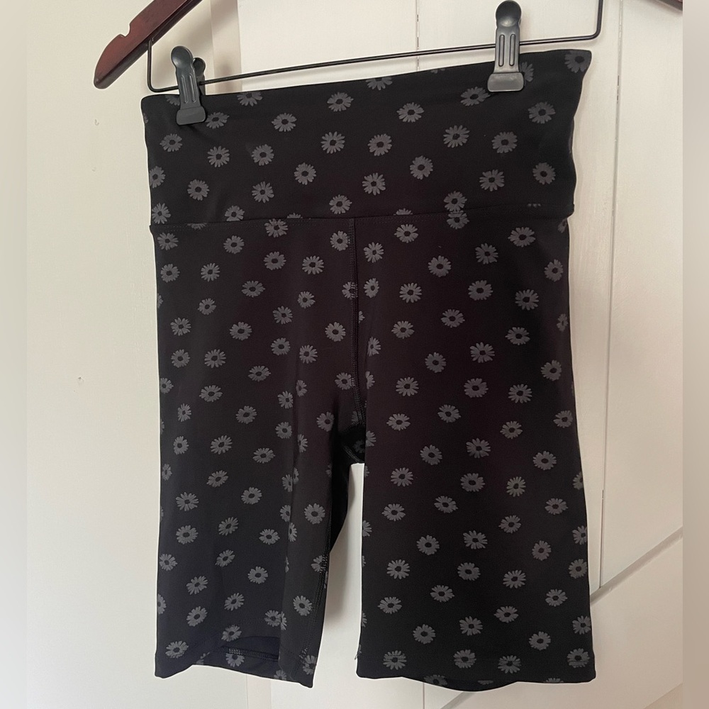 Nanette Lepore Play Compression Shorts Black and Silver Floral Size Small